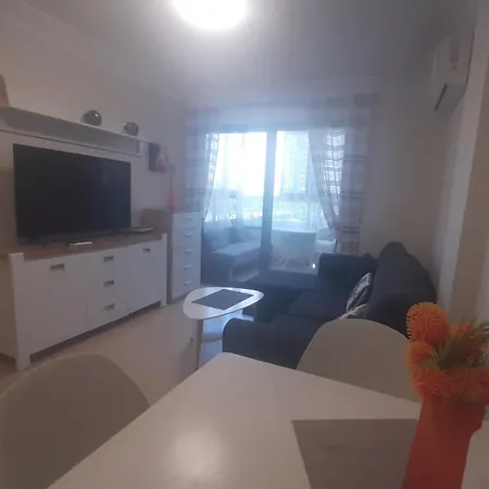 Benidorm Beach Segunda Linia بينايدورم